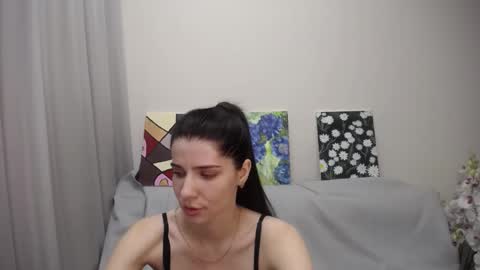 Snapshot of sarra_rich chatting on January 13, 2025, 9:19 am Rich online show from January 13, 2025, 9:19 am