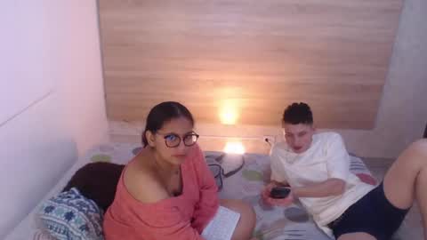 Snapshot of sasahsalomefon chatting on August 5, 2026, 3:09 am Sasha Y Felipe online show from August 5, 2026, 3:09 am
