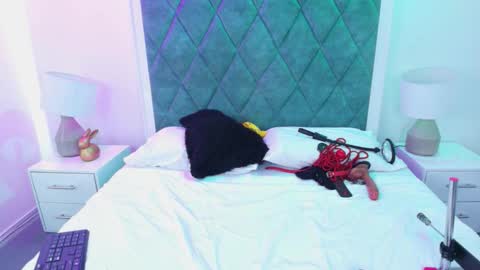 Sasha online show from November 6, 2025, 3:18 am