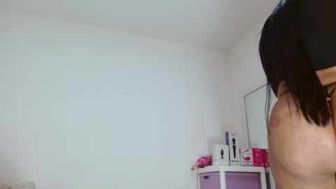 Snapshot of sasha_creamy chatting on March 28, 2026, 4:01 am Sasha Creamy online show from March 28, 2026, 4:01 am