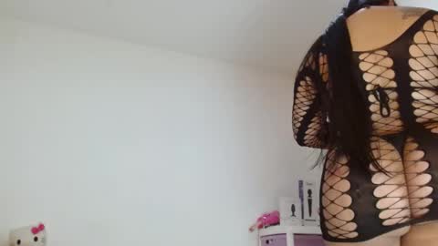Snapshot of sasha_creamy chatting on May 29, 2026, 8:45 am Sasha Creamy online show from May 29, 2026, 8:45 am
