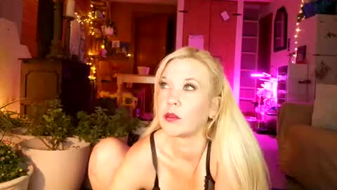 sasha_love__ online show from June 14, 2026, 2:24 am