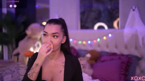 Dennise online show from October 30, 2025, 7:58 pm