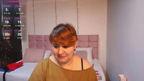 Snapshot of sasharosee_ chatting on September 12, 2025, 12:16 pm S A S H A R O S E online show from September 12, 2025, 12:16 pm