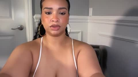 Snapshot of sashasavagexx chatting on July 24, 2026, 5:05 am Sasha Estrella online show from July 24, 2026, 5:05 am