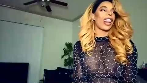 Snapshot of sashastrokes chatting on October 27, 2025, 12:36 am MISTRESS STROKES online show from October 27, 2025, 12:36 am