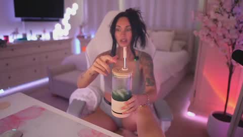 sashawest_official online show from July 27, 2026, 10:50 pm