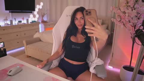 sashawest_official online show from August 3, 2026, 10:35 pm
