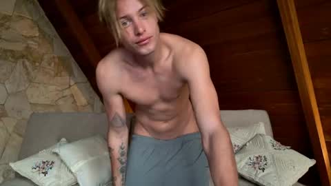 Snapshot of sashenkka chatting on May 22, 2026, 10:48 pm Sasha -- online show from May 22, 2026, 10:48 pm