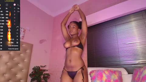 SashhaLux22 online show from February 22, 2025, 3:56 am