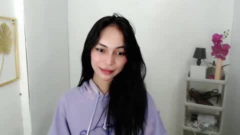 Sashi online show from December 17, 2025, 8:26 pm