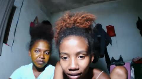 sasivia08 online show from April 9, 2026, 1:16 pm