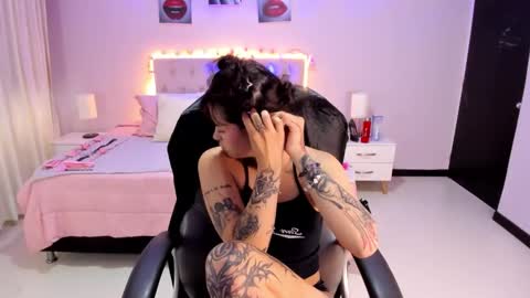 saskia_vellour online show from March 14, 2026, 12:21 pm