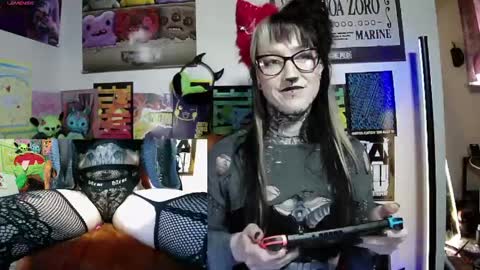 Snapshot of sassi_blondi chatting on April 11, 2026, 3:38 pm Ivy online show from April 11, 2026, 3:38 pm