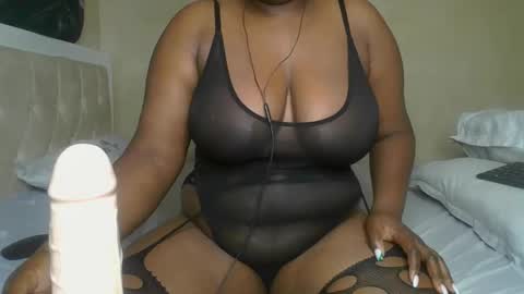 sassie_bee online show from December 9, 2024, 11:34 pm