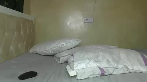 sassie_bee online show from February 2, 2025, 11:21 pm