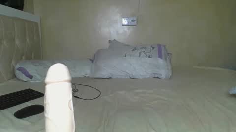 sassie_bee online show from February 21, 2025, 10:15 pm