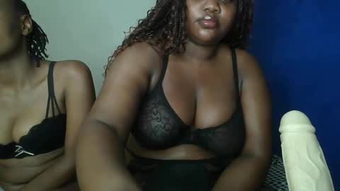 sassie_bee online show from September 29, 2025, 10:47 pm