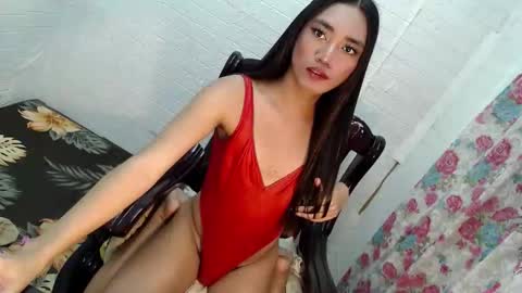 KEYLLA online show from December 13, 2025, 9:20 pm