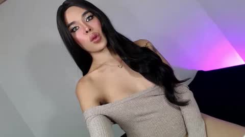 Tiffanie online show from February 7, 2026, 2:32 pm