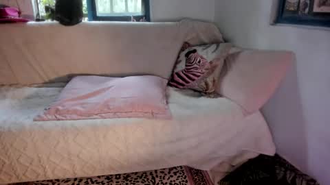 Ms. Oh   online show from April 9, 2026, 8:25 pm