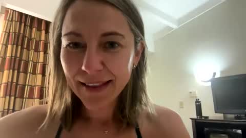 Snapshot of sassyella chatting on December 6, 2024, 11:14 pm Sassyella online show from December 6, 2024, 11:14 pm