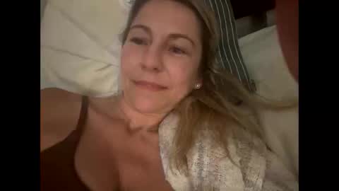 Snapshot of sassyella chatting on October 16, 2025, 9:43 am Sassyella online show from October 16, 2025, 9:43 am