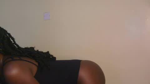 Snapshot of sassyleila chatting on July 4, 2026, 1:12 am sexxy one online show from July 4, 2026, 1:12 am