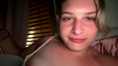 Snapshot of sassysquirtsmmm chatting on March 26, 2026, 4:51 am sassysquirtsmmm online show from March 26, 2026, 4:51 am