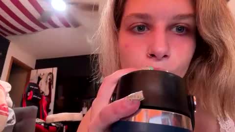 Snapshot of sassysquirtsmmm chatting on May 3, 2026, 11:11 pm sassysquirtsmmm online show from May 3, 2026, 11:11 pm