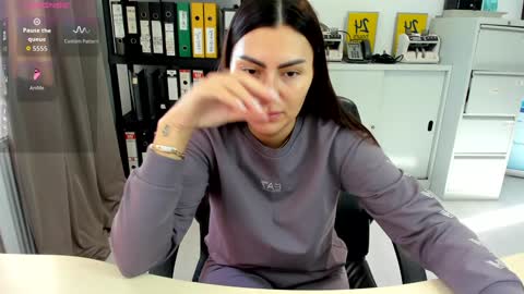 sassytiff online show from October 30, 2025, 11:55 am