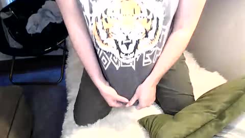 Satine online show from December 1, 2025, 2:44 pm