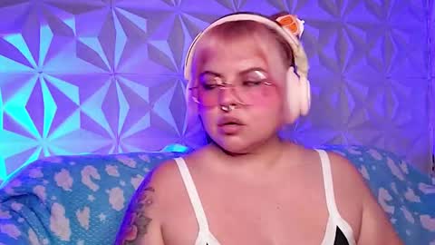 Snapshot of satyn_doll chatting on April 14, 2026, 12:16 am Gina George online show from April 14, 2026, 12:16 am