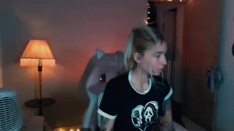 I AM JENN  online show from January 24, 2025, 2:28 am