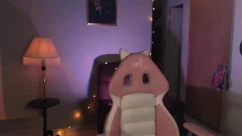 I AM JENN  online show from February 2, 2025, 11:00 pm