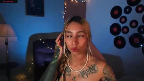 I AM JENN  online show from February 21, 2025, 5:02 am