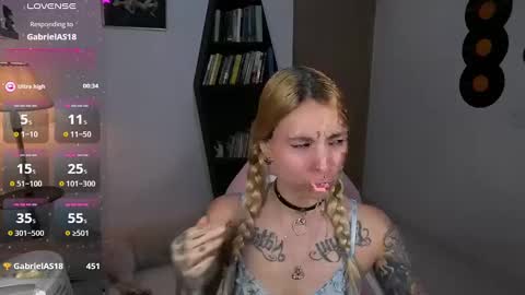 I AM JENN  online show from October 19, 2025, 1:39 am