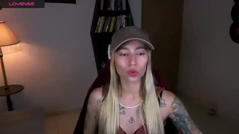 I AM JENN  online show from October 26, 2025, 2:39 am