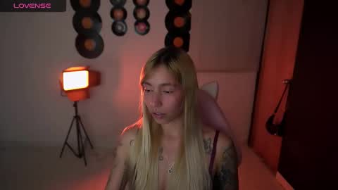 I AM JENN  online show from April 12, 2026, 3:44 am