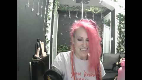 Snapshot of saucysky chatting on January 17, 2026, 12:37 am SaucySky online show from January 17, 2026, 12:37 am