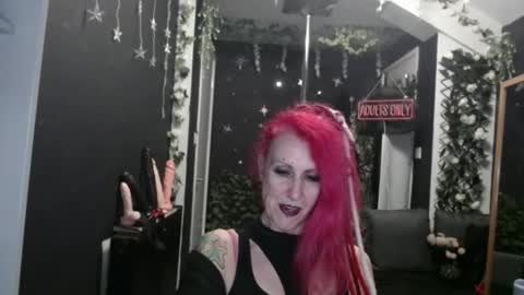 Snapshot of saucysky chatting on February 24, 2026, 8:51 pm SaucySky online show from February 24, 2026, 8:51 pm