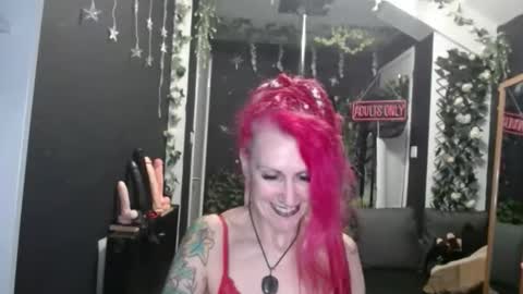 Snapshot of saucysky chatting on March 4, 2026, 10:05 pm SaucySky online show from March 4, 2026, 10:05 pm