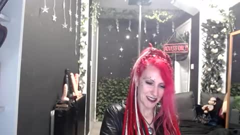 Snapshot of saucysky chatting on March 27, 2026, 8:19 pm SaucySky online show from March 27, 2026, 8:19 pm