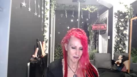 Snapshot of saucysky chatting on April 9, 2026, 10:26 pm SaucySky online show from April 9, 2026, 10:26 pm