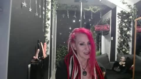 Snapshot of saucysky chatting on April 12, 2026, 8:25 pm SaucySky online show from April 12, 2026, 8:25 pm