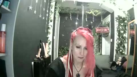 Snapshot of saucysky chatting on April 13, 2026, 9:31 pm SaucySky online show from April 13, 2026, 9:31 pm