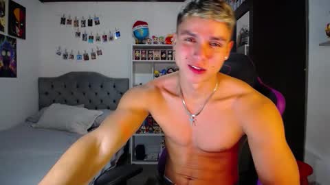 Snapshot of saulomiralles chatting on September 12, 2025, 12:22 am Saulo online show from September 12, 2025, 12:22 am