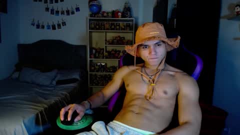 Snapshot of saulomiralles chatting on January 10, 2026, 12:01 am Saulo online show from January 10, 2026, 12:01 am