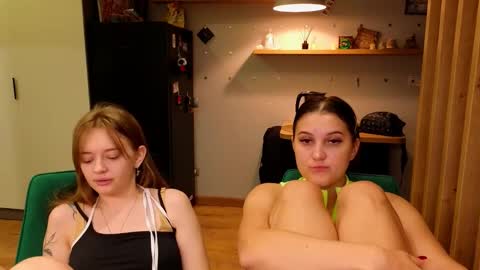 LUNA and ANNA    online show from October 4, 2025, 1:31 pm