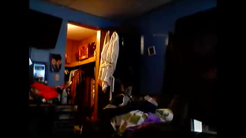 Snapshot of savage352ratchet chatting on December 13, 2024, 9:09 pm Bugglove online show from December 13, 2024, 9:09 pm